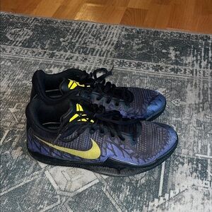 Nike kids Mamba Rage Kobe Bryant Black and Sneakers size 4.5 Y